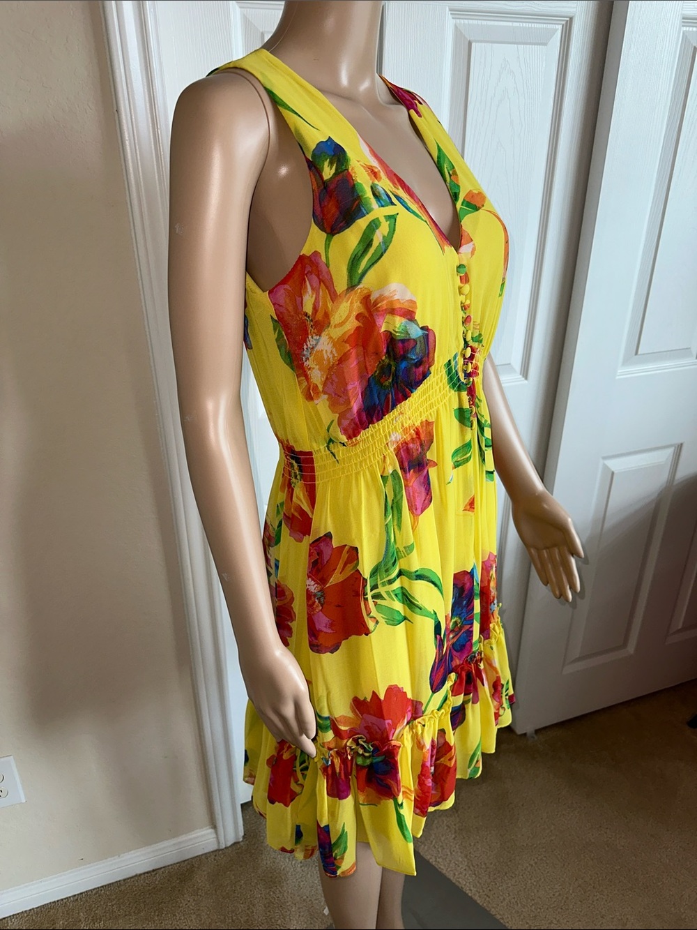 NWT Taylor Yellow Floral V-Neck Midi Dress Size 8 - Picture 2 of 14